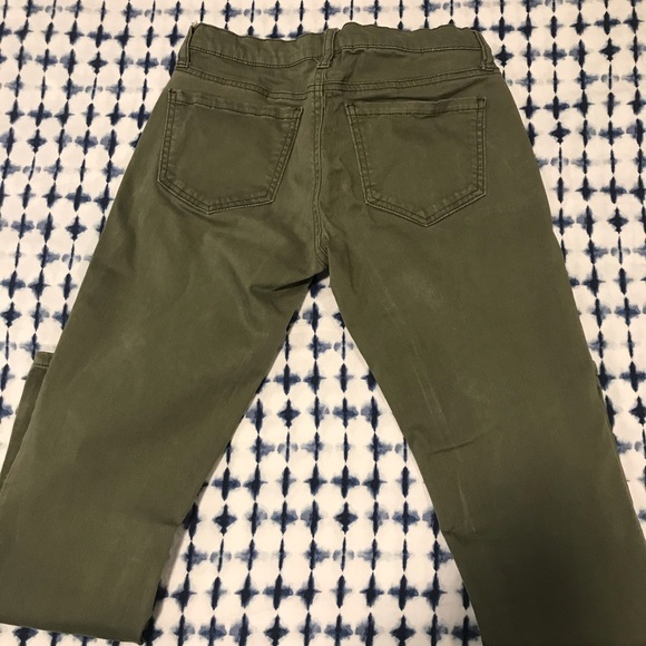 Women’s olive green khakis size 7 - Picture 2 of 2